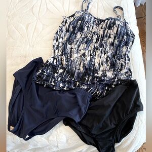 Women’s Tankini bathing suit.  Navy, black & white top. Gathers @ waist Size 18